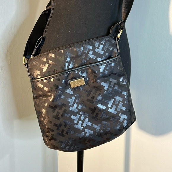 Tommy Hilfiger Cross Body Bag - Picture 2 of 6